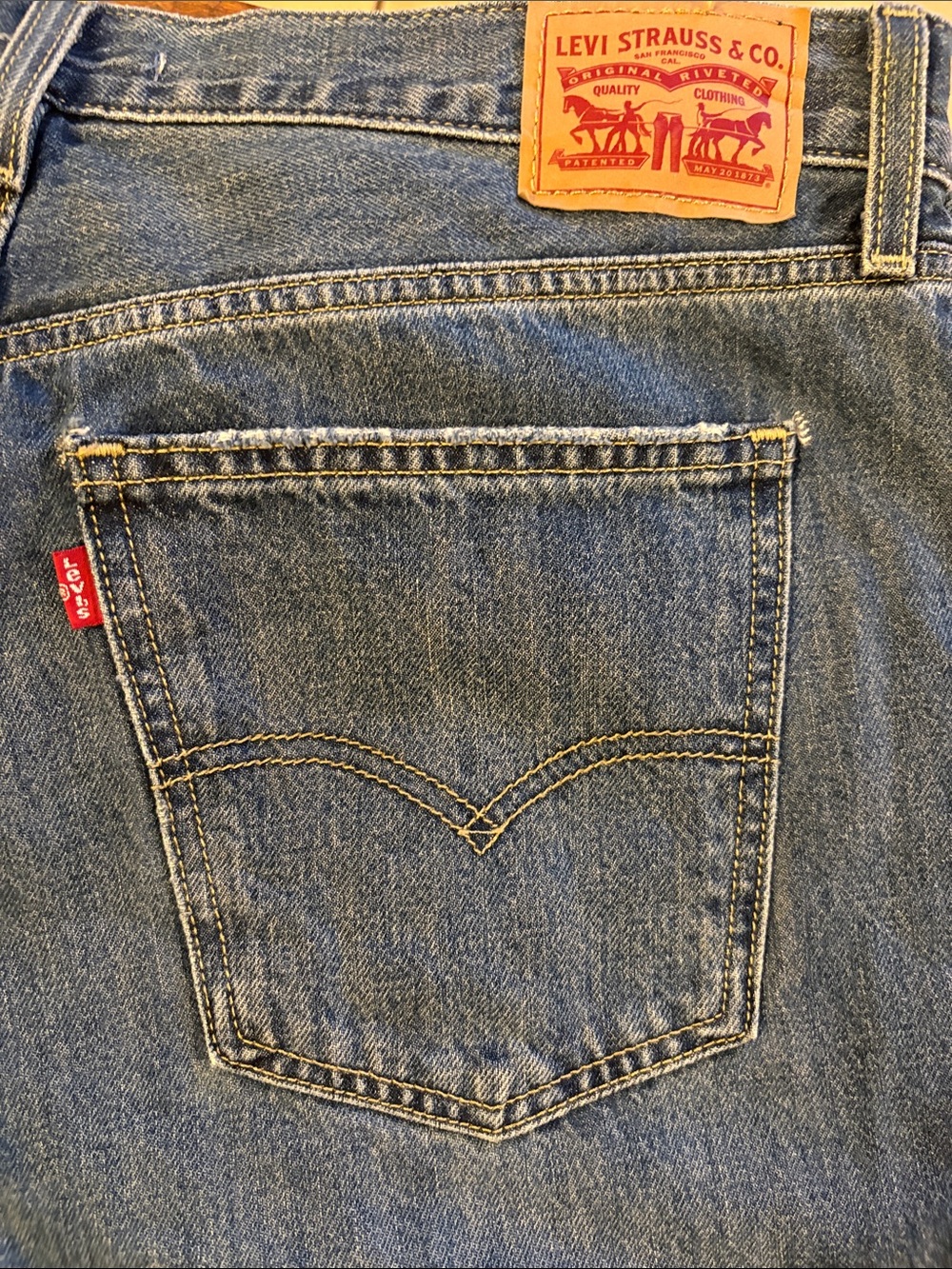Levi's Women’s Low Pro Straight Classic Blue Denim Jeans - Mid Wash 32